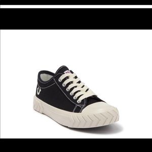 True religion shoes new in box
